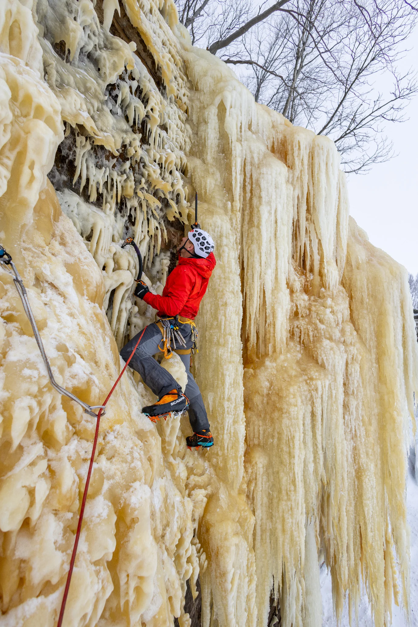 Jesse Huey on the steep ice of Resurrection.